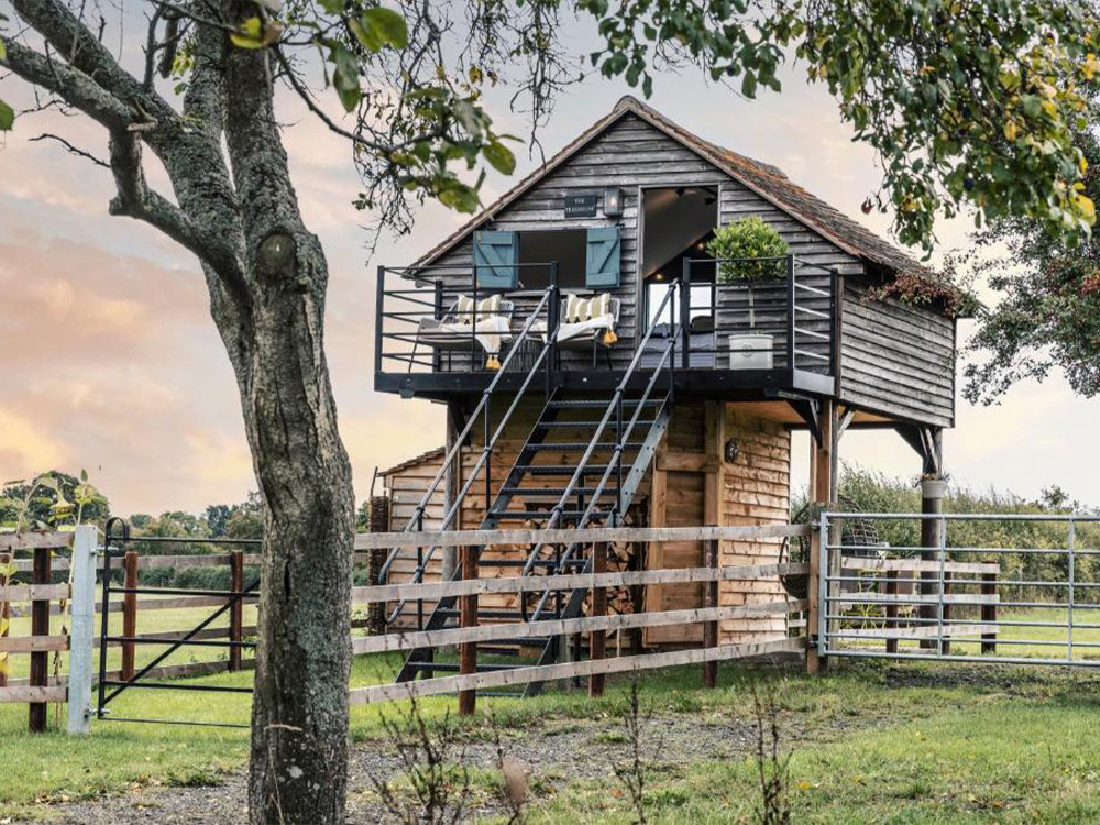 Tree house overnachting Engeland