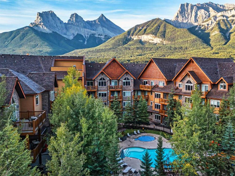 Mountain lodge Canada