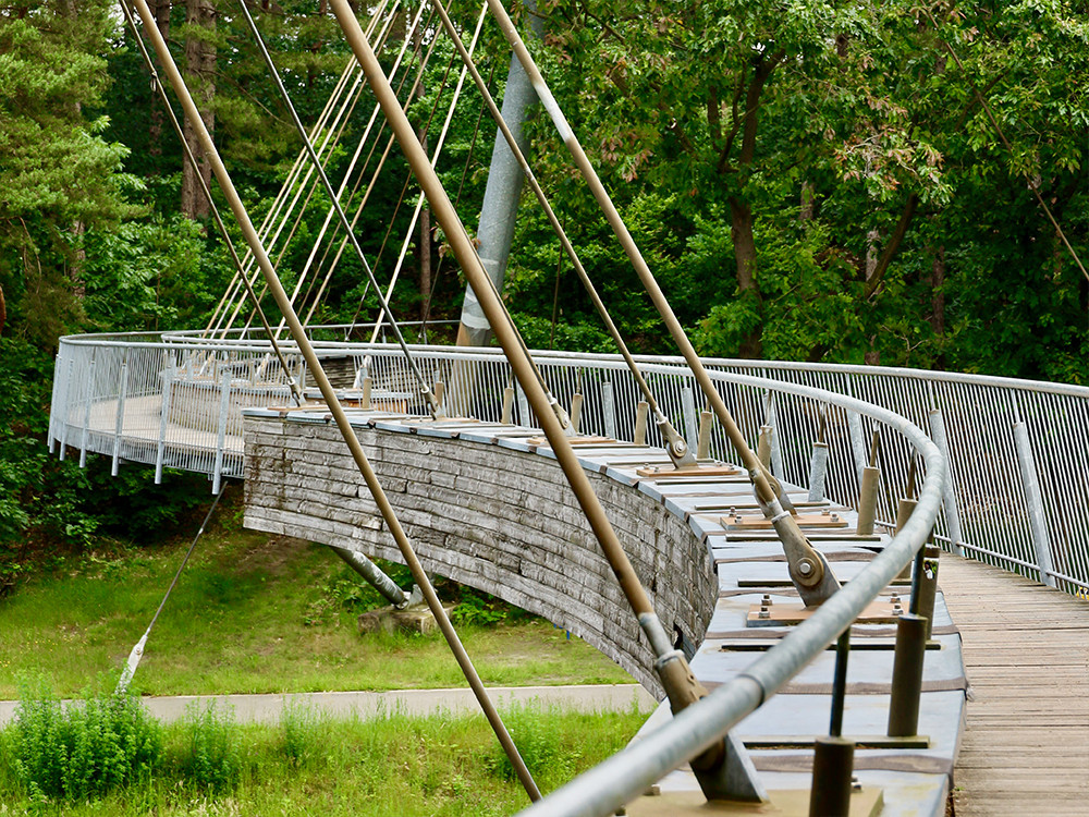 Brug over het kanaal